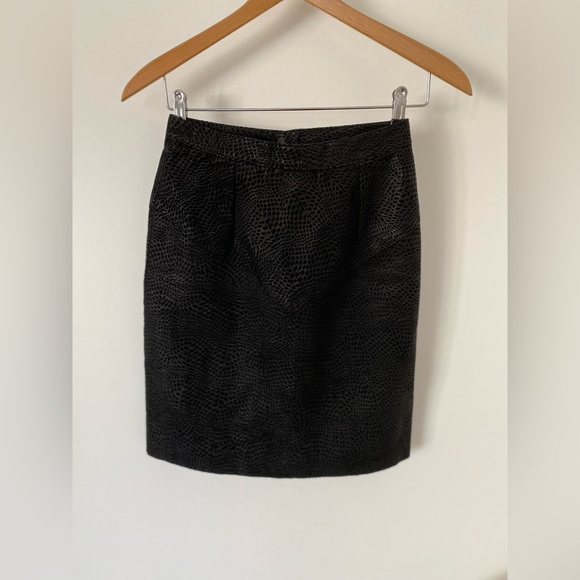 Women’s vintage black leather high waisted snake print skirt - Picture 3 of 13
